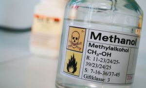 Что необходимо сделать при отравлении метанолом?