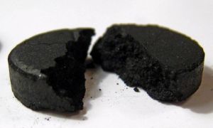 Активированный уголь при отравлении: дозировка и схемы лечения